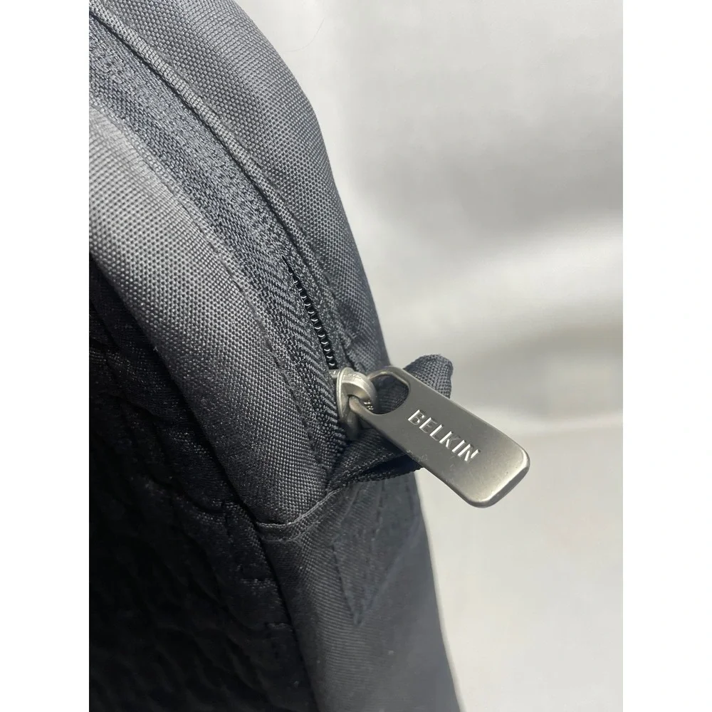 Belkin Soft Laptop Case 16